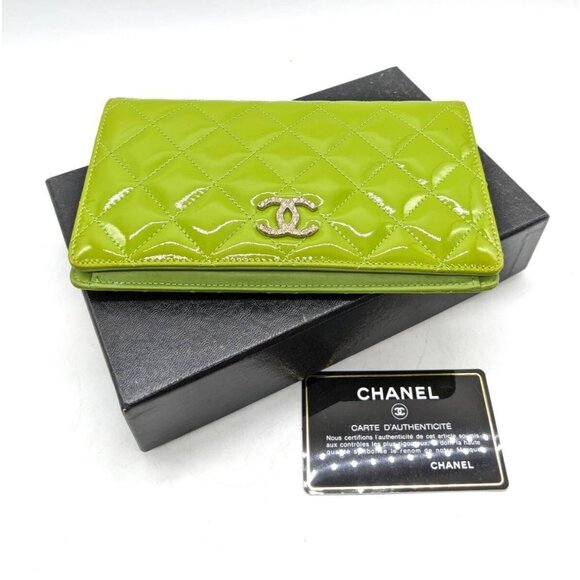 RARE Authentic CHANEL CC Classic Patent Wallet Lime Green Purse Bag - Picture 1 of 5